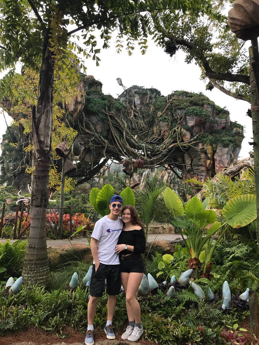 JustinLabrie_'s tweet photo. Happy birthday babe🎉💕 Hope you have a great day, you deserve it! Dinners on me @JordanKitchenn 😘 https://t.co/ErBi7Ajwme