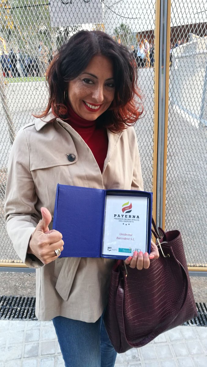 UnidentalPatern's tweet photo. ¿Nos has visto como colaboradores el los premios municipales del deporte en Paterna? 🤨 Nos han dado el premio 😮, 
y estamos muy orgullosos 😉, queremos compartir nuestra alegría con todos vosotros😜 . https://t.co/psWo2DUeEa