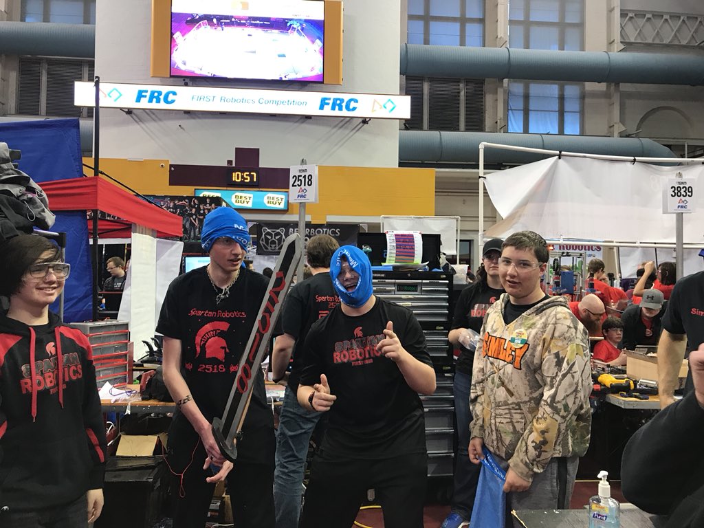 FIRSTTeam2518's tweet photo. #medtronicregional #omgrobots https://t.co/gBB77NeRmX