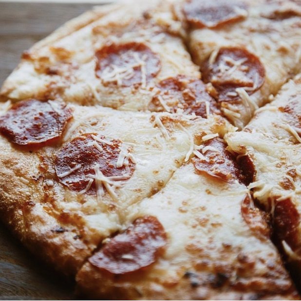 You can’t pass up a classic #pepperoni #pizza.
•
📷: <a href="/schlotzskys/">Schlotzsky's Deli</a>