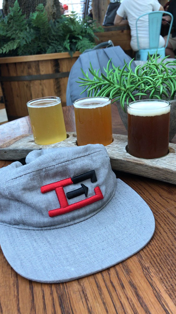 lewrapsokc's tweet photo. @isasignexpo was a blast! Lunch beers sound nice right about now. @LetteringExpres #okcwraps #lewraps #oklahoma https://t.co/SKaBVEh7mU
