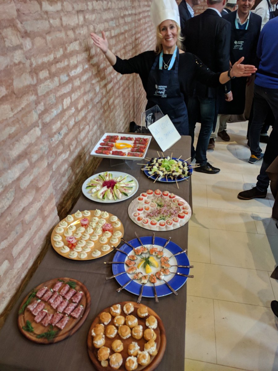 juliasmithtdv's tweet photo. A great way to end the @ImproveDigital #improvesummit - second place for our team in the cook off! https://t.co/qShyc5tepQ