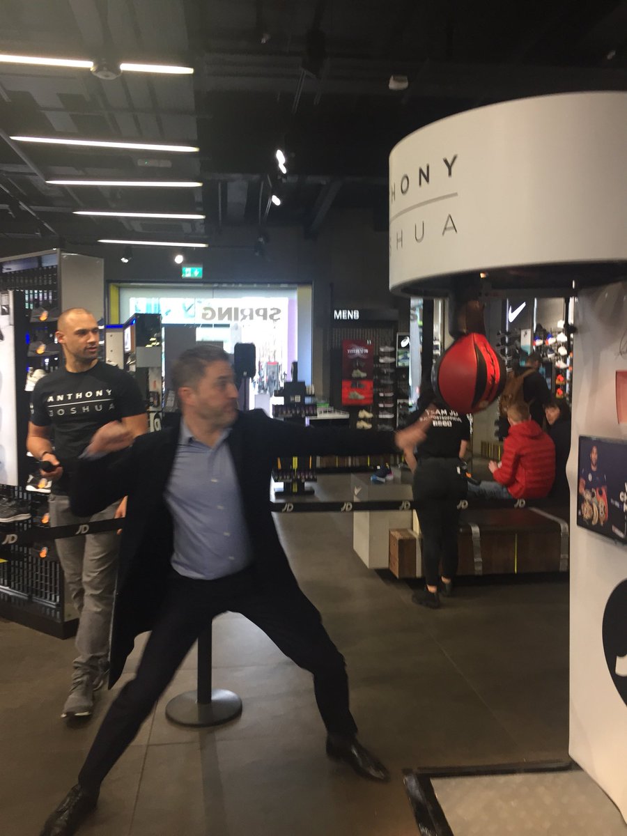NboonNick's tweet image. When you pop in for trainers and end up doing this! @JDSports #roadtoundisputed #kingoftrainers