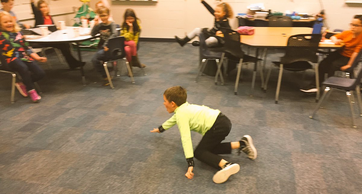 awlswa's tweet photo. Our Ambassadors practice the leadership skill of enthusiasm! #madetobeawesome https://t.co/vkNrWTznoT