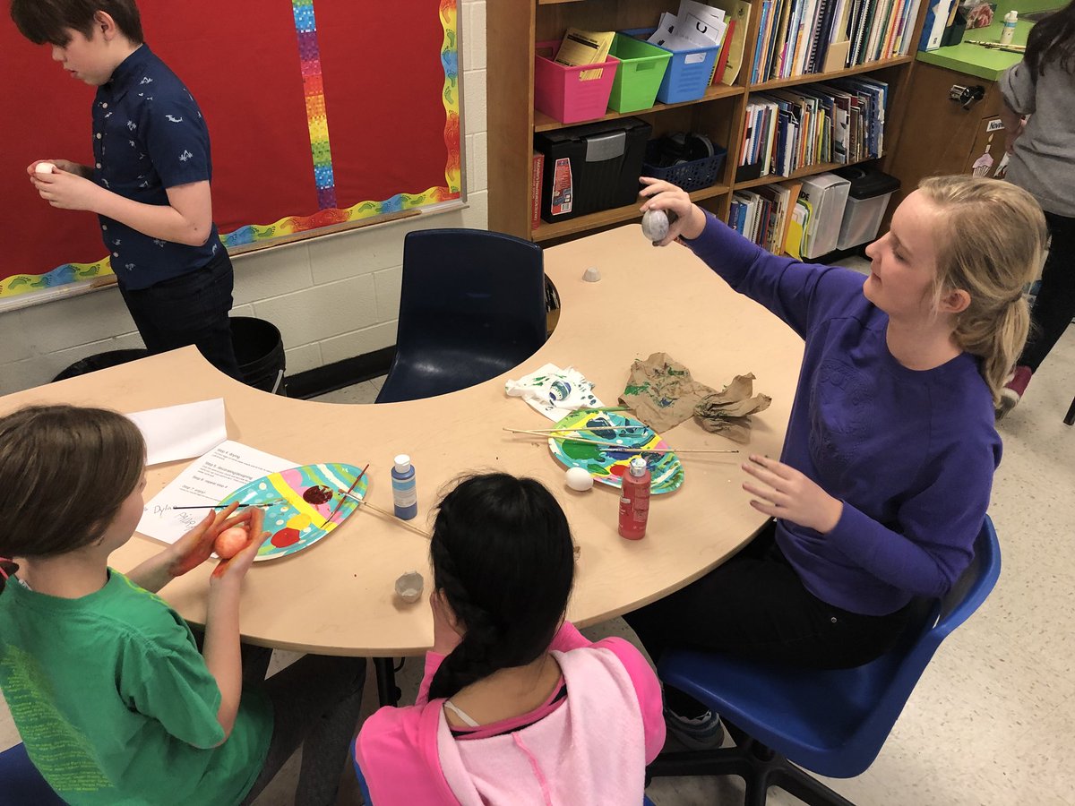 samwilkinson567's tweet photo. Today we learned the the importance  explaining our thinking and carefully following instructions...we also enjoyed decorating and eating our eggs! @stjoesportelgin https://t.co/15JmvaSeOD