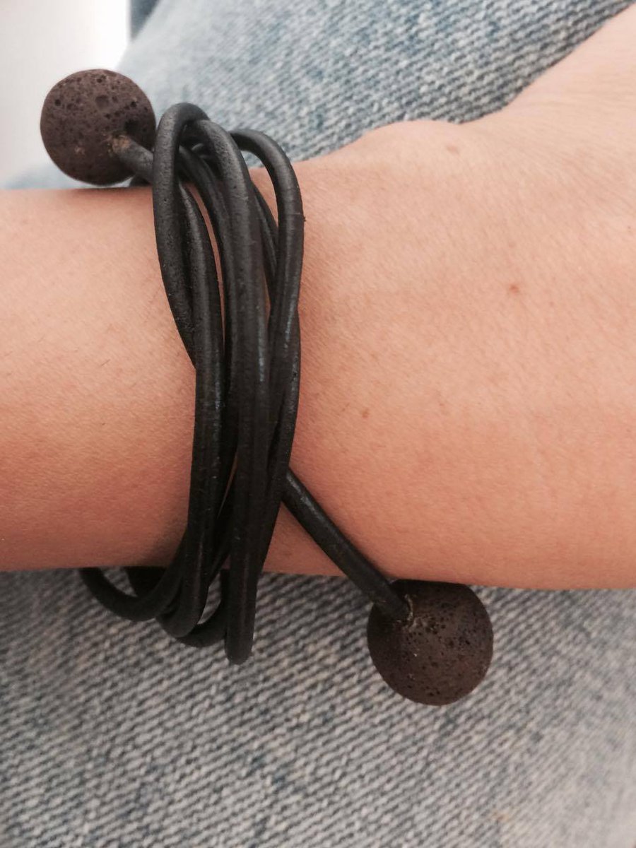 MMUTT_DESIGN's tweet photo. https://t.co/XJFYIBZbRC

Feel the Earth! Bracelet with volcanic stones!
::
Envolva-se com a Terra! Pulseira com pedras vulcânicas!

#mmutt #joalharia #jewelry #jewelrydesign #jewelrydesigner #jewelryaddict #jewelrylovers #jewelryoftheday #bracelet #volcanicstones https://t.co/MR9GFIGFlp