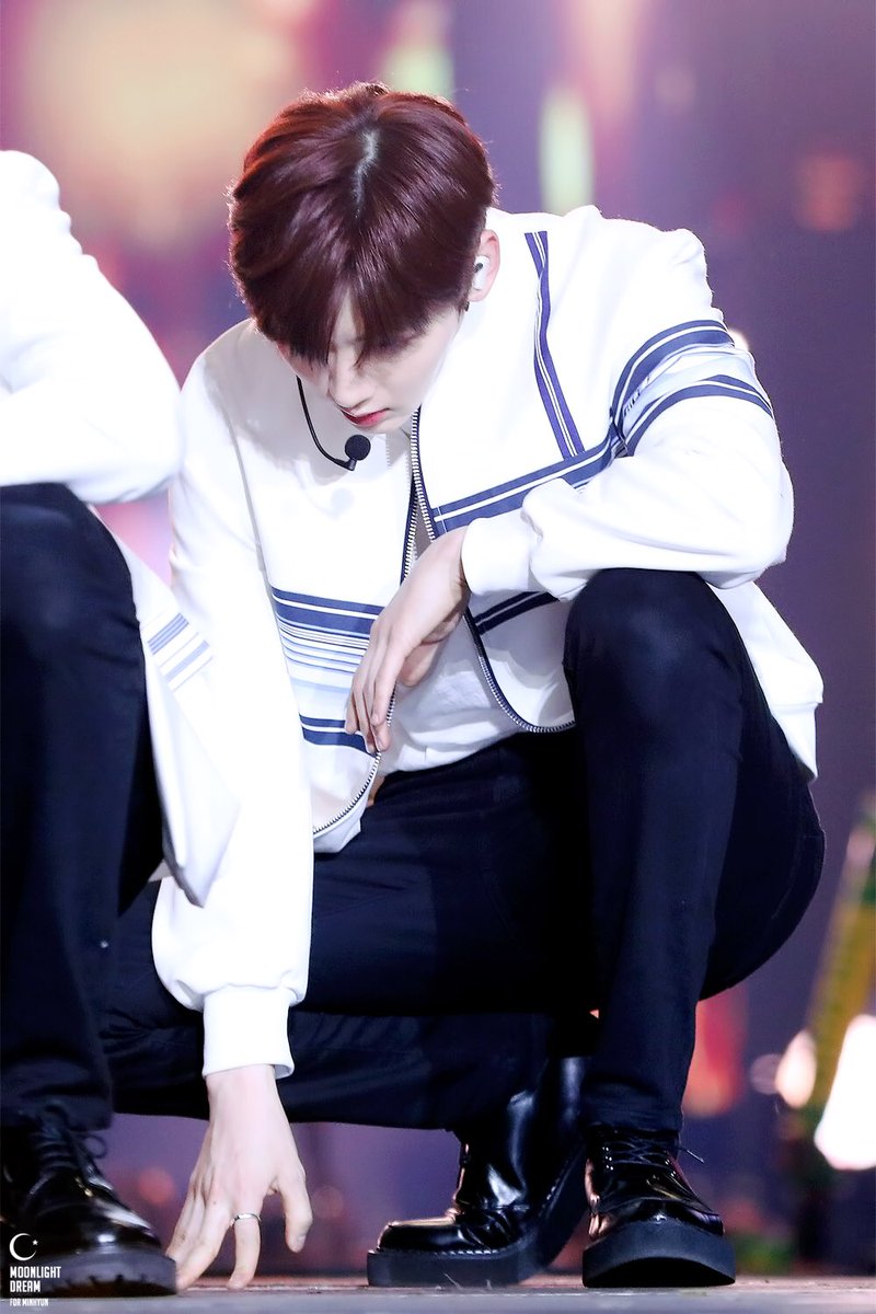 Dreamofyou_MH's tweet image. 180323🦊💝 1위 축하해🏆🎉💖 #민현 #황민현 #MINHYUN