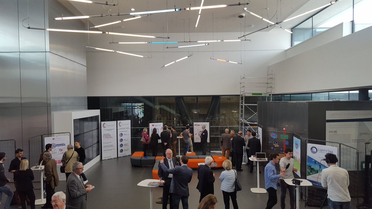 CCEFormation's tweet photo. Les étudiants de #SupOptique en filière Innovation Entrepreneur #FIE présentent leurs projets entrepreneuriaux aux #CCE dans le cadre de la journée nationale #formation https://t.co/jHim2iJQ1V