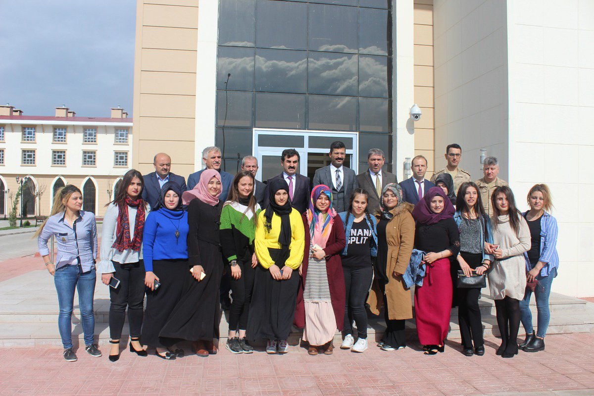 SivasKYGM's tweet photo. İl Müdürümüz, İlçe Belediye Başkanı, İlçe Kaymakamı ve Garnizon Komutanı Şarkışla yurdumuzda öğrencilerle kahvaltıda buluştu.
Öğrencilerimizle hasbihal edip hem yurdumuzun hemde ilçemizin gelişimi açısından öğrencilerimizin görüş ve önerilerini dinlediler.
#BenimYurdumKYK https://t.co/DYgj49p2ju
