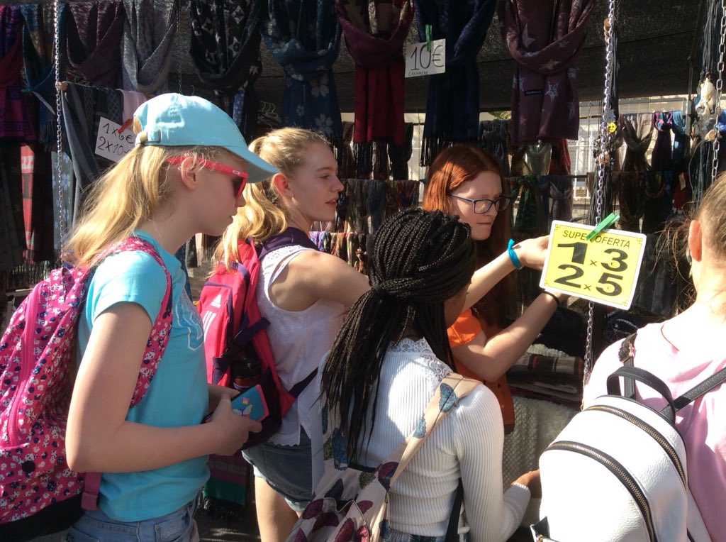 DHSfG_Languages's tweet photo. Year 8 sampling the local market. Cuanto cuesta? @DHSfG_Senior #GoAnywhereBeAnyone https://t.co/QU2FgOqvYF