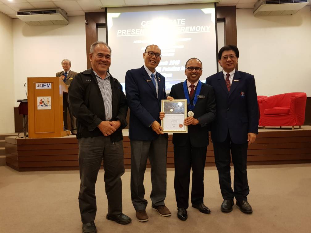 Nik Hafiz tweet media