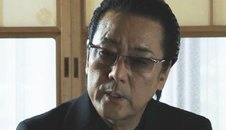 白竜さんを愛する場所 はな 徹雄 おまえは一万二千の命を預かる親分なんや 紋章 だいもん を守るという仕事があるやろ 極道の紋章 完結編 12年 より 白竜 白竜さん 名セリフ 極道の紋章 Vシネマ 任侠映画 ヤクザ映画 サングラス 白竜さんを愛する場所 はな 徹雄 おまえは一万二千の命を預かる親分なんや 紋章 だいもん を守るという仕事があるやろ 極道の紋章 完結編 12年 より 白竜 白竜さん 名セリフ 極道の紋章 Vシネマ 任侠映画 ヤクザ映画 サングラス
