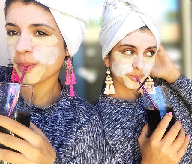 preendotme's tweet photo. Minnelle is trying the new K-beauty trend “Face Zoning” using her gifted @ecoinnisfree pore cleaning color mask, white refining foaming mask and yellow brightening water gel mask! Masking is always better with a friend. #multimasking #innisfreeusa #bingemasking #mixandmask https://t.co/Dql15QXFIY