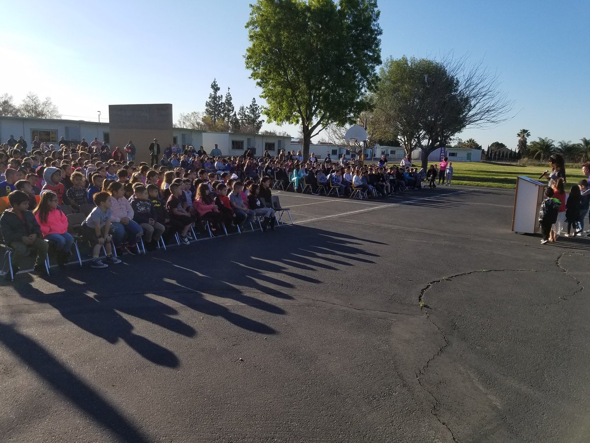 FUSD_Locust's tweet photo. March Spirit Assembly @FUSD_Locust Poetry Contest Winners! @FontanaUnified https://t.co/4KXyOlCPmL