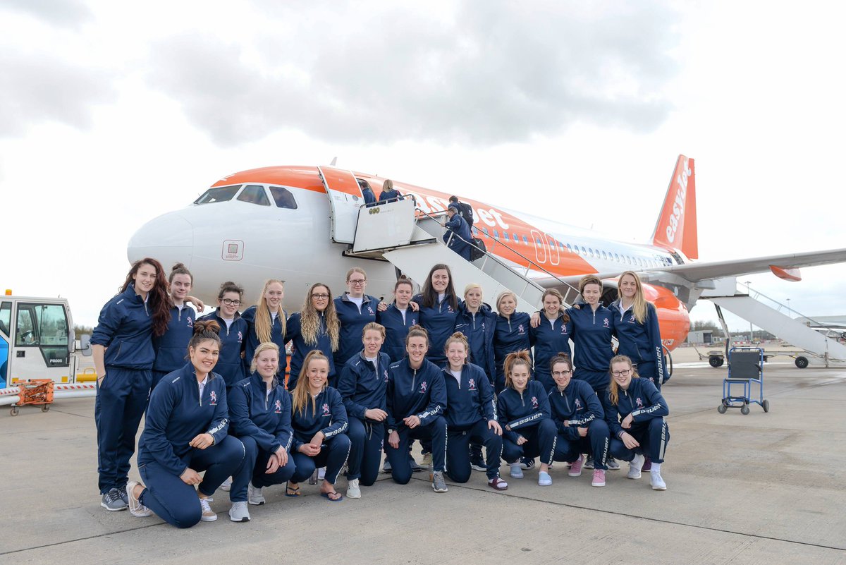 Team photo at <a href="/STN_Airport/">London Stansted Airport</a> ahead of the <a href="/easyJet/">easyJet</a> flight to Slovenia #lionessroar