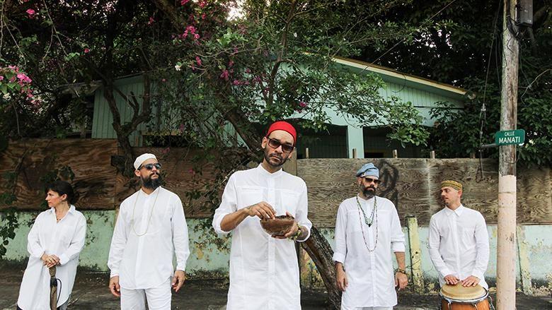 Gig Alert: ÌFÉ, a band founded by Puerto Rico-based vocalist/percussionist Otura Mon, draws on traditional Yoruba chant &amp; drumming, with electronics. <a href="/grupo_ife/">ÌFÉ</a> makes its NYC debut tonight at @BRICartsmedia House: bit.ly/2J5whBk