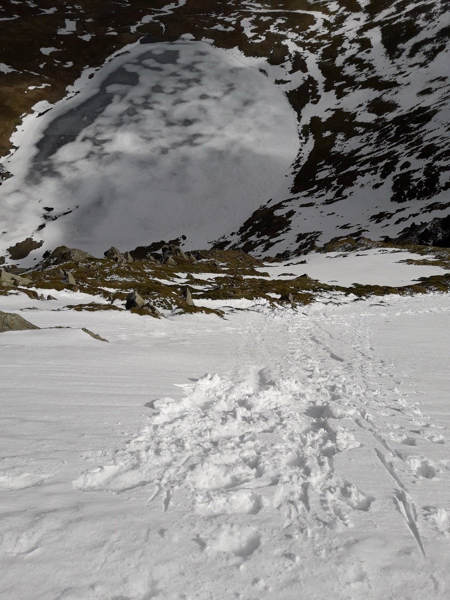 LakesWeather's tweet photo. Somehow this gentleman stopped his slide with his fingernails before arriving at Red Tarn, a long way below. Trying to exit #stridingedge without #iceaxe &amp; crampons. Scary moment for everyone who saw it #summitsafely @hardware @petzl @lyonequipment #lakeswinter #felltopassessors https://t.co/T4ik11uZCq