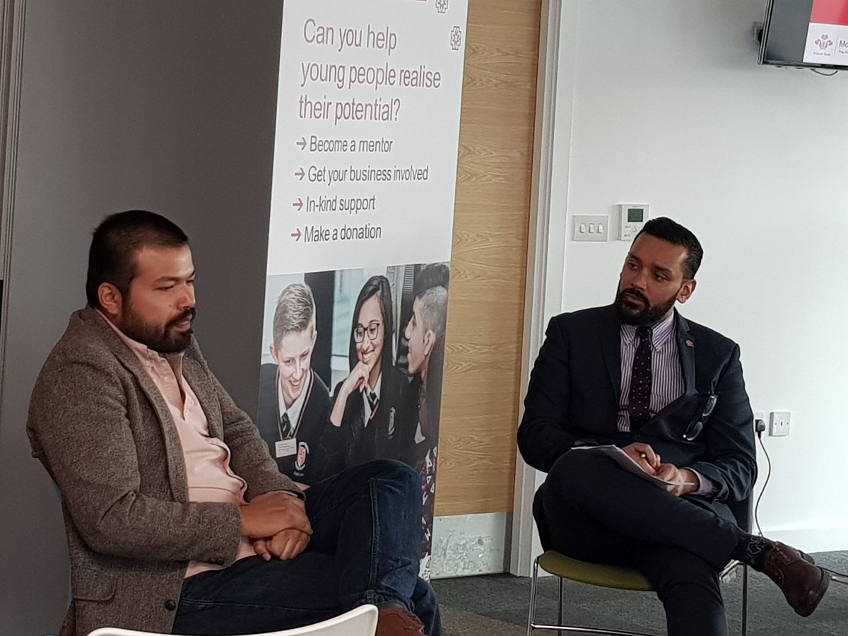 MosaicNetScot's tweet photo. One to one chat between @umerashrafmalik, MD of @icafeuk &amp; @NizamUddin1 on what it takes to be an #entrepreneur. @MosaicNetScot #Scotland #MosaicEnterprise Challenge. @MosaicNetwork @PrincesTrust @PrincesTrustSco #Mentoring https://t.co/SSwaygY7JA