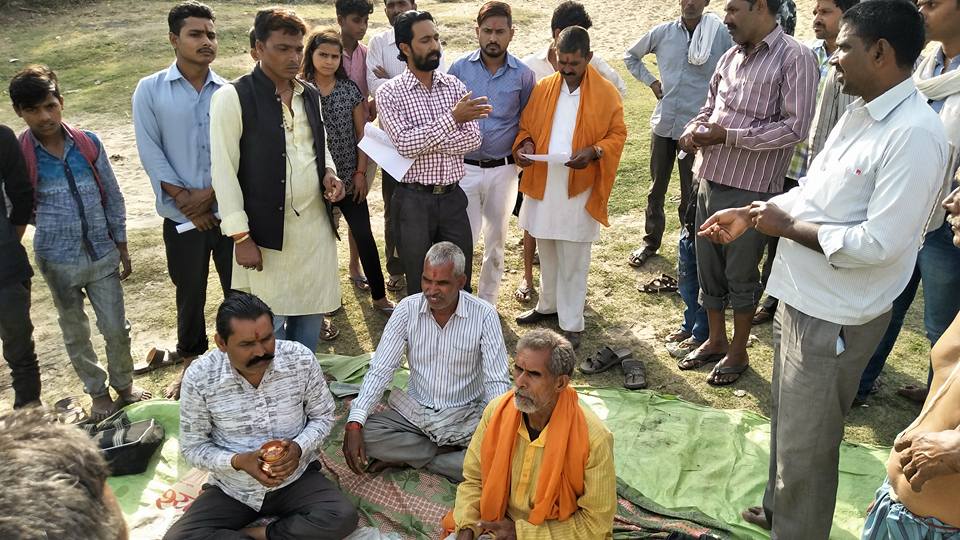 SATPAL__SINGH's tweet photo. On 27th I visited #Village RavindraNagar &amp; Imliyaghat #Gomati near #Mohammadi #Lakhimpur_Kheri for @SaveGomati #Campaign.

Here I shared my #views &amp; #vision for #SaveGomati #Movemnet &amp; interacted with #youth. #Villagers in good number from nearby #villages came to the #Event. https://t.co/XuI4a5pHSn