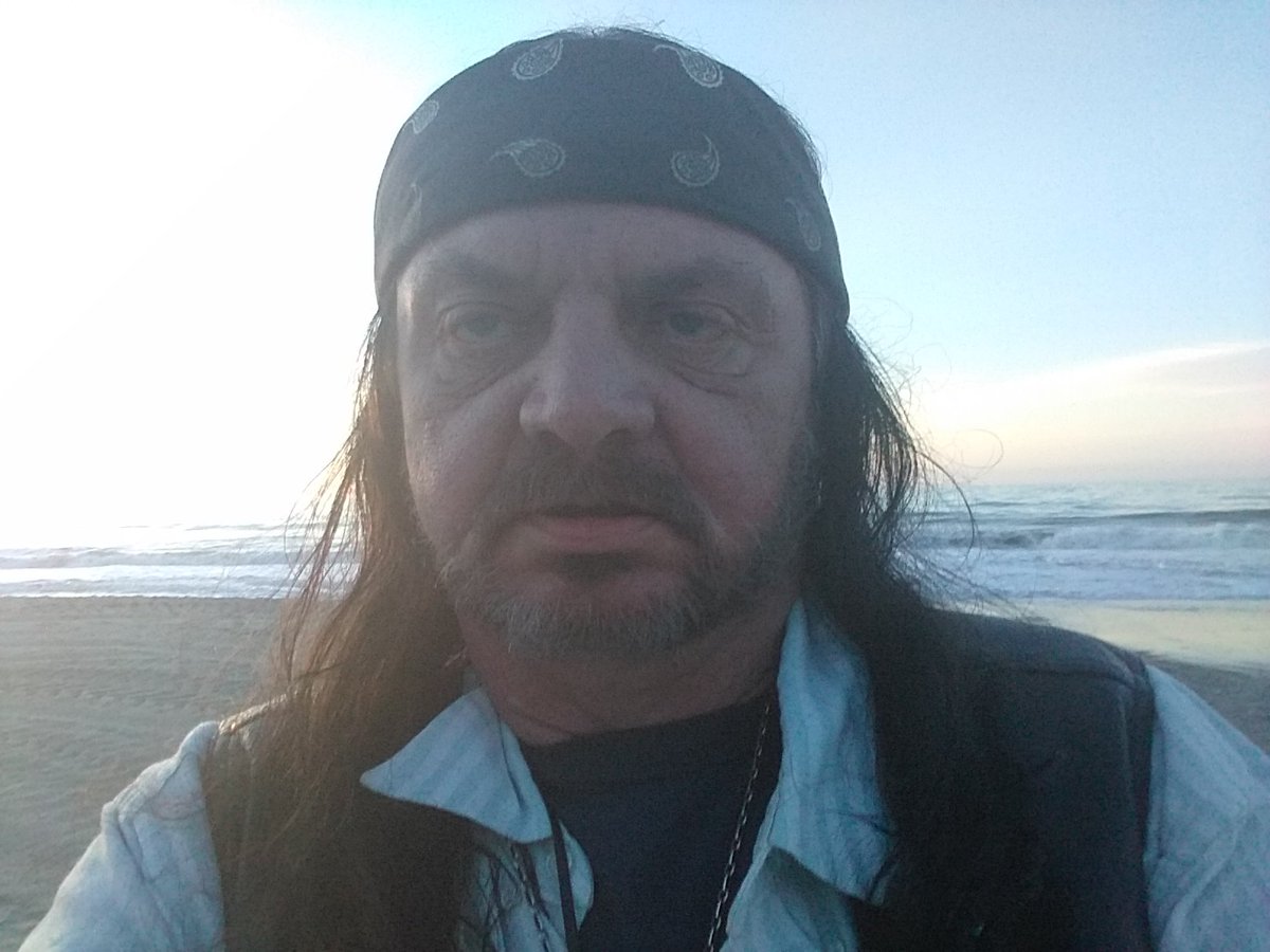 WickBobby's tweet photo. Beautiful day at the beach #MyrtleBeach https://t.co/iigLIF1ZBI
