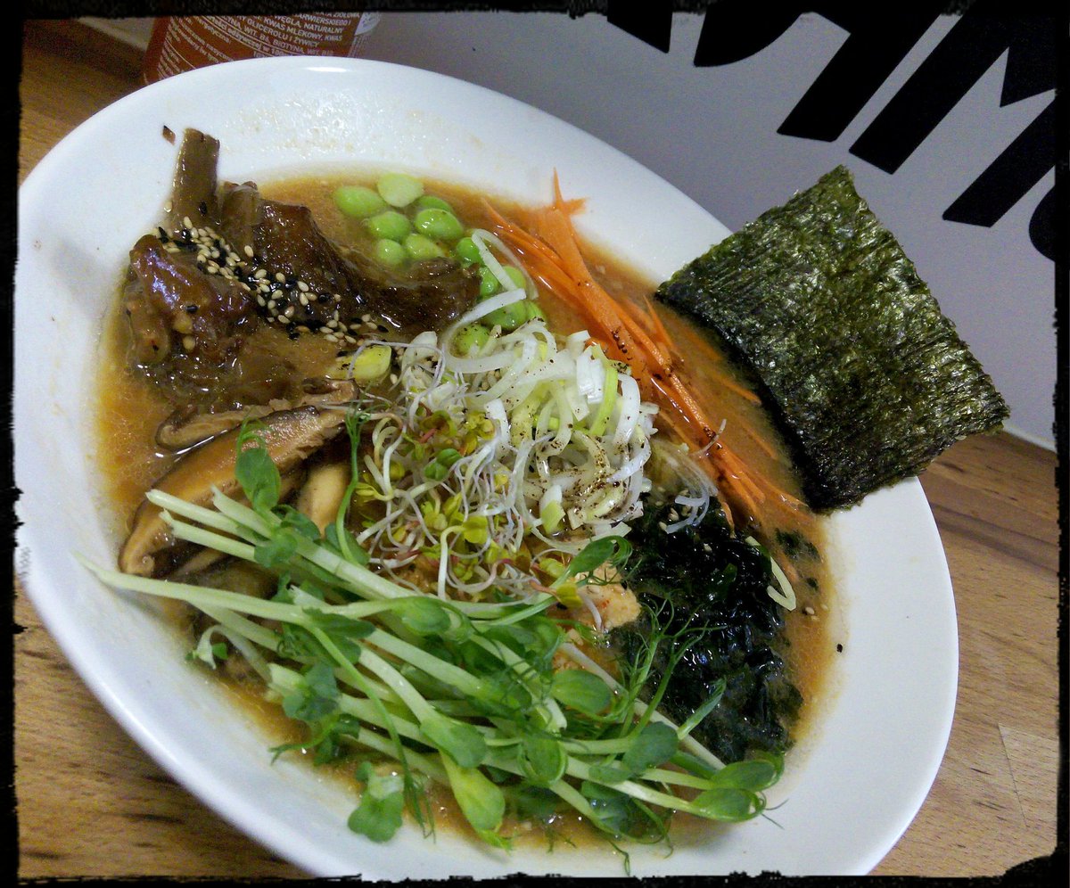 anna_rake's tweet photo. Ramen time!
#BeLikeMiller #AlmostCeres #Omnomnomnom https://t.co/jTEC0TCsWO