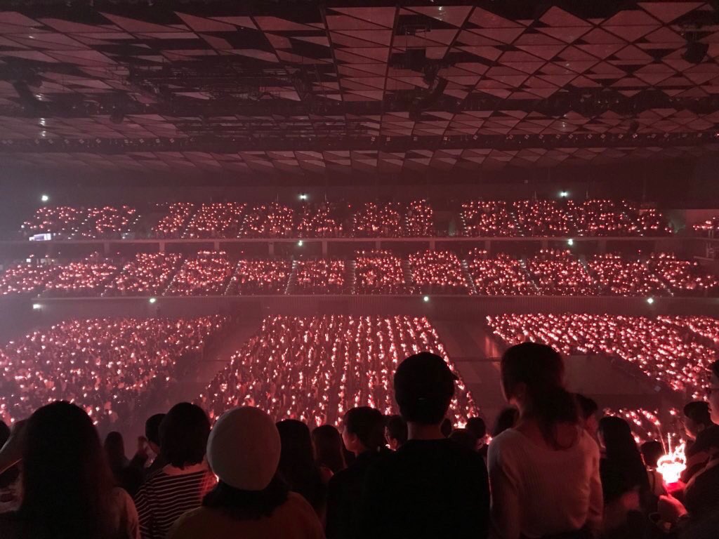 Pop concerts. Red Velvet Concert. Red Velvet лайтстик на концерте. Pop Concerts are interesting. Lightsticks kpop Ocean.