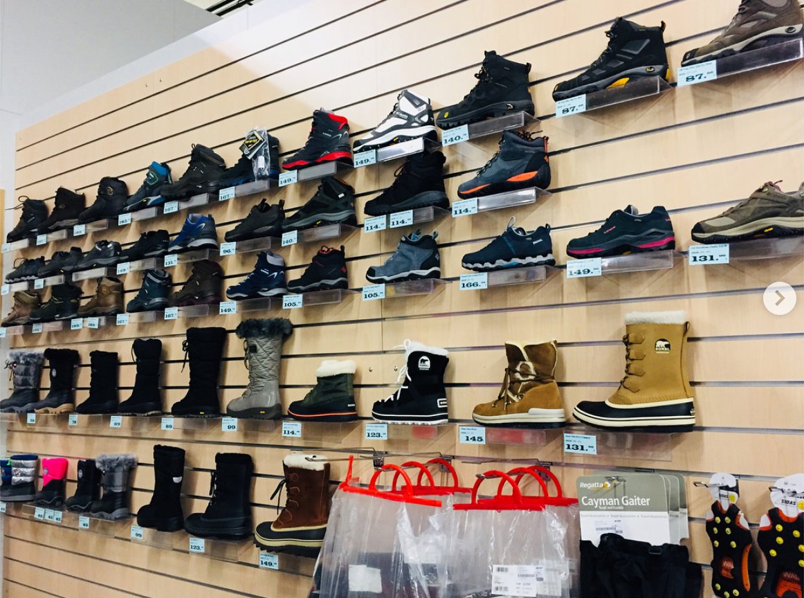 galysport's tweet photo. A quick glance at our wall of apres ski boots and hiking shoes + some sorelfootwear boots in detail! Perfect for everyday use and for snowy conditions!
https://t.co/BcANzxy0Kf
#sorelfootwear #winterboots #fashion #skifashion #hiking #apresski #snowboots #brussels #galysport https://t.co/FIdJ5Q9xpE