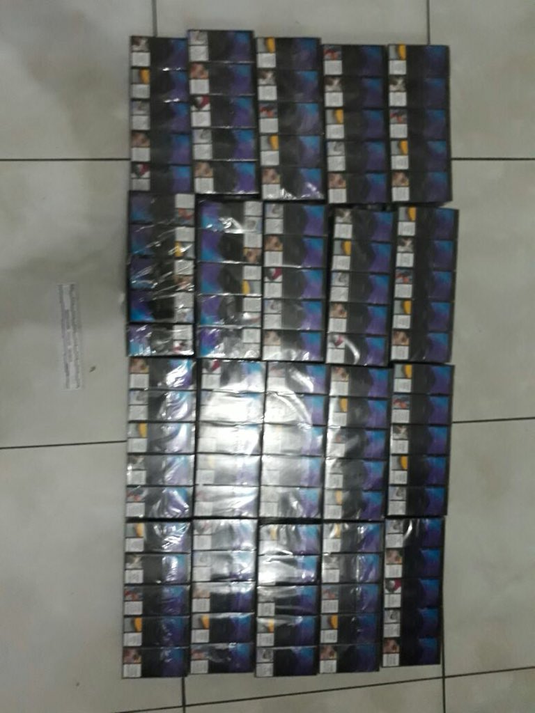 gobertsachila's tweet photo. #SEGURIDAD | En el Operativo Impacto 1 Terminal Terrestre, además, se retuvo: 
» 37.8 gramos de marihuana
» 4.1 gramos de cocaína
» 4.4 gramos capsulados de cocaína
» Decomiso de licor artesanal
» Incautación de 1.639 cajetillas de cigarrillos #TuSeguridadNuestraPrioridad https://t.co/3rgUSAGdBm
