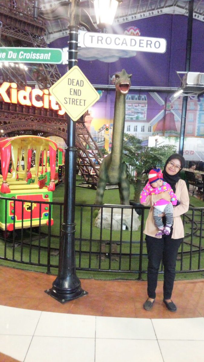 ujang_uchu's tweet photo. #latepost #transmart #buahbatu #kidcity #princess #myprince #mybabygirl #5bulan #5month https://t.co/pCXoNlE2FM
