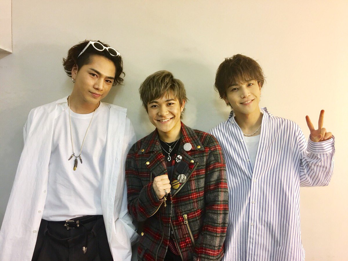 O Xrhsths まり Sto Twitter かわいすぎた 先輩てっ感じが優しさがにじみでとったし すっごい夢中になっとったり けらけら満面の笑顔がみれてすっごい楽しかった 久しぶりに臣くんいっぱいみれてほんとに嬉しかった 登坂広臣 岩田剛典 岩谷翔吾 三代目