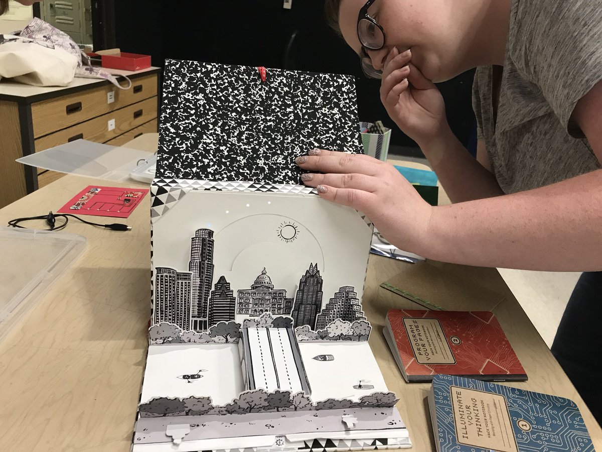 seanjustice's tweet photo. So grateful for the incredible Natalie Freed @eilatann with my @txst students. #aet #leadwithmaterials #codeismaterial Thank you!! https://t.co/WcA8L57E5N