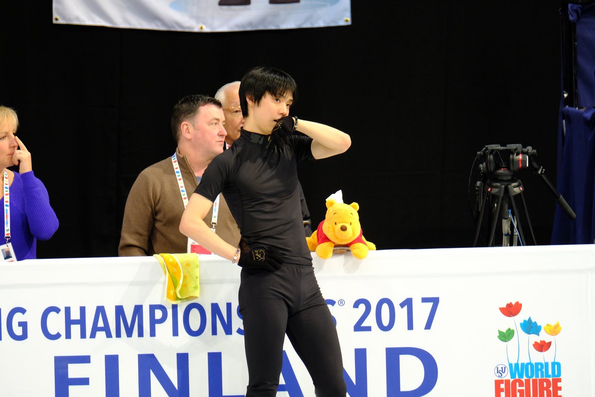 seria_vb's tweet photo. おっと、これはかっこいいな。練習着最強。 #羽生結弦 #2017World #ヘルシンキ https://t.co/2KIdksPArb