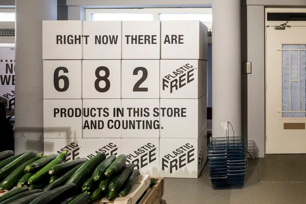 amberaultman's tweet photo. A Plastic Planet on Life After The Plastic-Free Aisle https://t.co/Suqnvl0HJD https://t.co/k8MnJwrGaT
