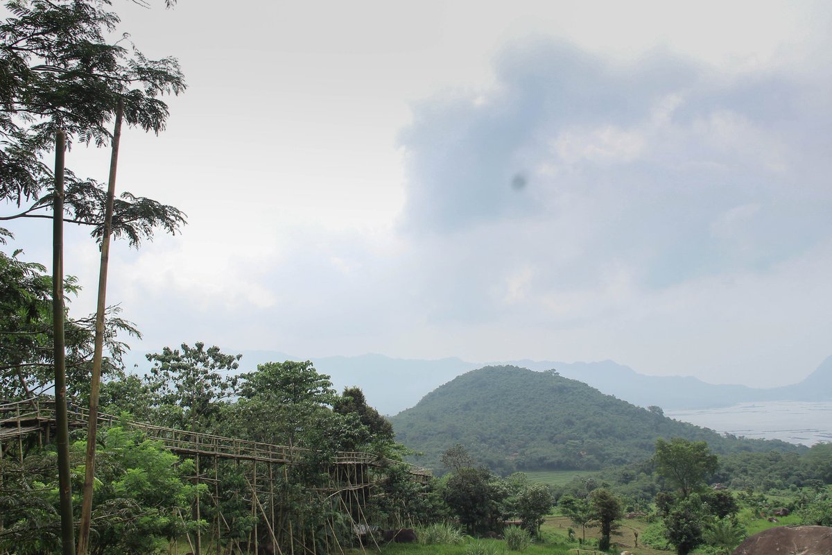 Halo kawan wisata
Ayo Main Ke Purwakarta dan Jelajahi Destinasi nya
Lokasi Sasak Paninengan Gunung Lembu Purwakarta
#purwakarta #photogratrip #PariwisataPurwakarta #urangpurwakarta #explorepurwakarta #wisatapurwakarta #amazingpurwakarta #gununglembu