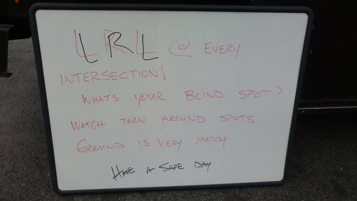 harnett151's tweet photo. LRL at every intersection. Did you see that car? Clear blind spots #SafetyFirst #preventionactivity @dwightclarkson @WestCentralKSMO @jrindafernshaw @WRSafety_UPS https://t.co/zcUsXtujXi