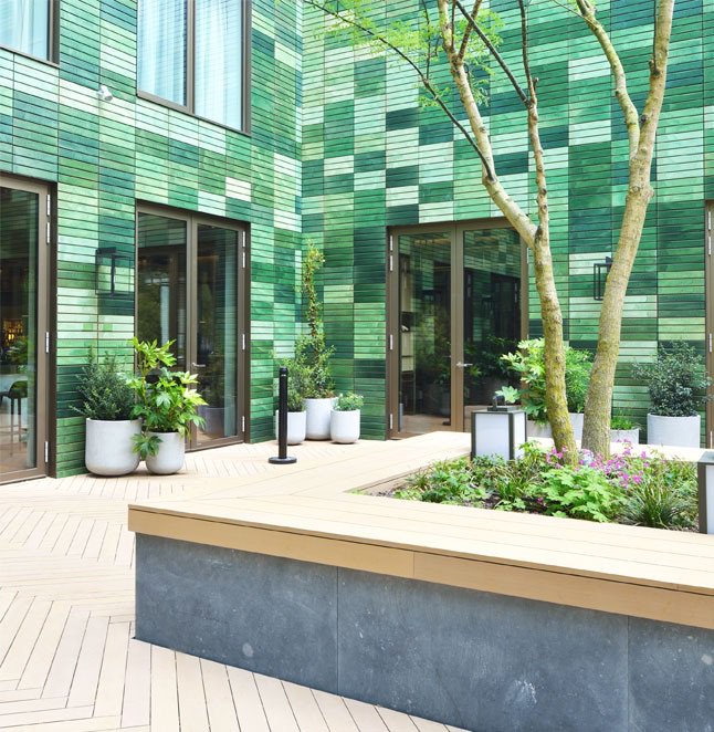 If you are in Amsterdam you should definitely visit this beautiful courtyard with Esthec Terrace in the 5-star Hyatt Regency Hotel in Amsterdam. This luxurious hotel is a great example of how Esthec fits into a sustainable framework. Read more on our blog: bitly.com/2tMbeQZ