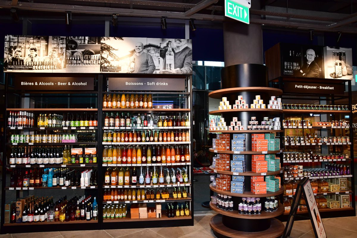 Retour en images sur l'ouverture du bistrot épicerie So France à Singapour 

#sofrance #singapour #epiceriefine #invivo #nouvelleaquitaine #gourmet #export #asie #gastronomie #bistronomie #conceptalimentaire 

monde-epicerie-fine.fr/le-bistrot-epi…