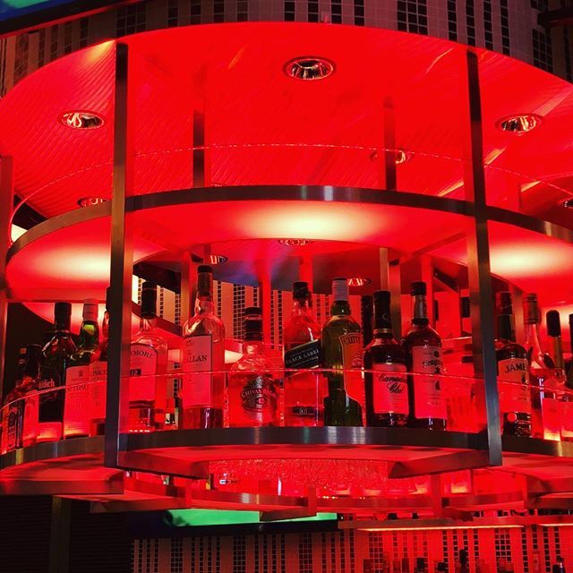 ootiat's tweet image. #lightingdesign #hardrockcafe #barspace ift.tt/2Ggwsw9