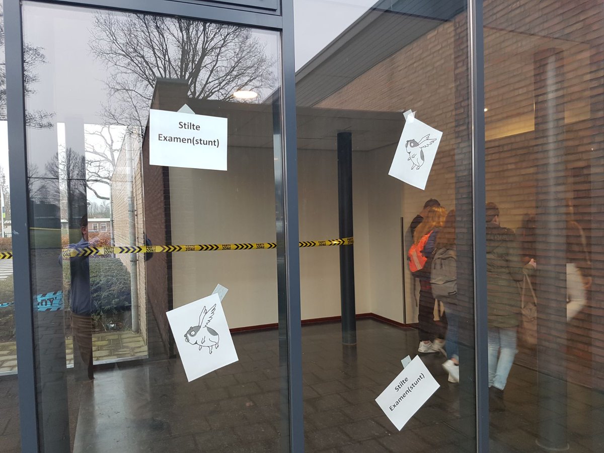 MarklandCollege's tweet photo. Markland College Oudenbosch: Fantastische examenstunt beroepsgerichte leerwegen - practicum natuurkunde, scheikunde en biologie voor examenkandidaten mavo - havo en vwo 4: Why we dance - Weer de beste bij docentenvolleybaltoernooi - En veel meer op https://t.co/0OrggUNpKL ! https://t.co/4E7G4U60KI
