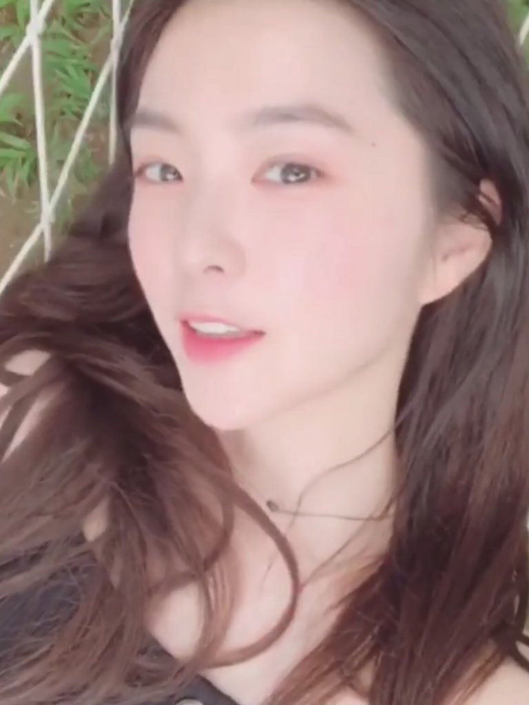IRENEBAE_TH's tweet photo. แม้จะแต่งหน้าเบาๆก็สวย 😳💕 #HappyIreneDay https://t.co/2SgHylPlgU