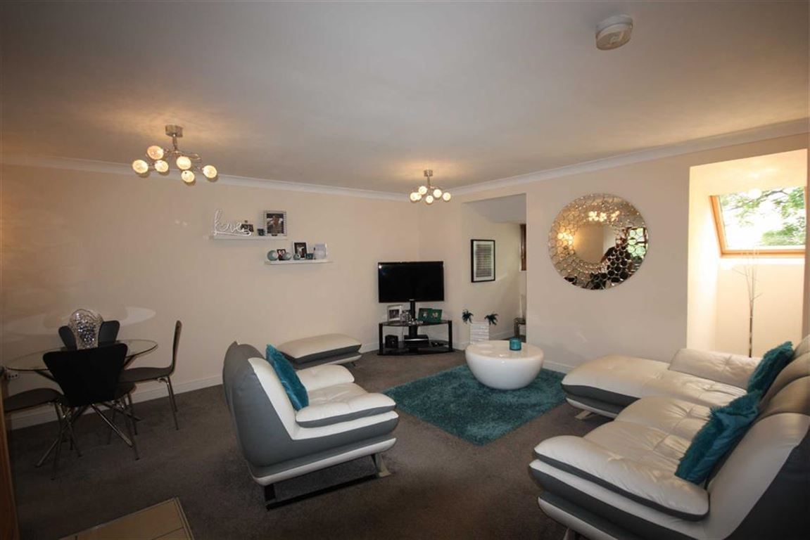 BriscombeNutterStaff tweet media