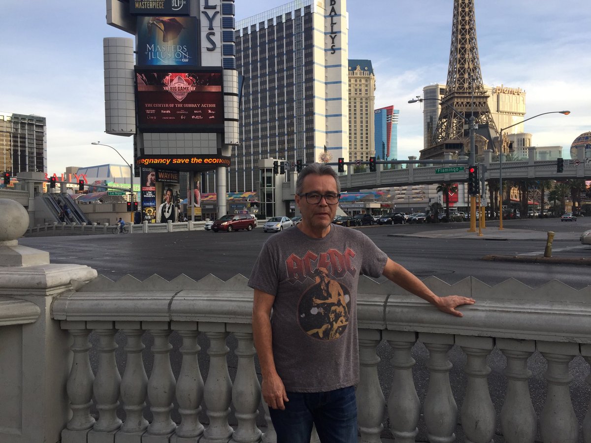 StephenJosPaul's tweet photo. Vegas was a blast but now spring is in the air and looking forward to warmer temps. #vegas #warmupsoon #firstnations https://t.co/I9hEpvGqhr