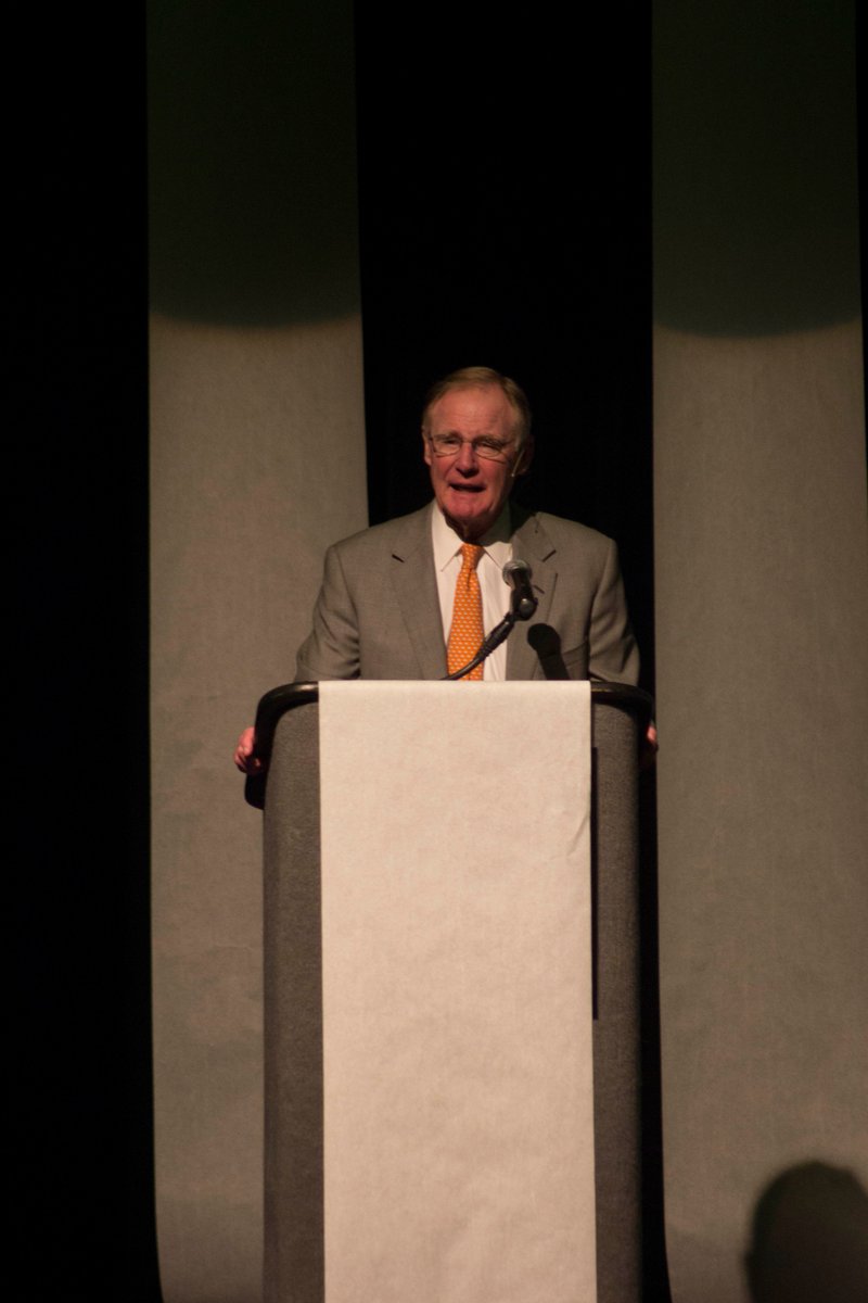 #TBT OSU President Burns Hargis stops by FCC! There is no better way to kick off an event.
#FindingCenter #FCC