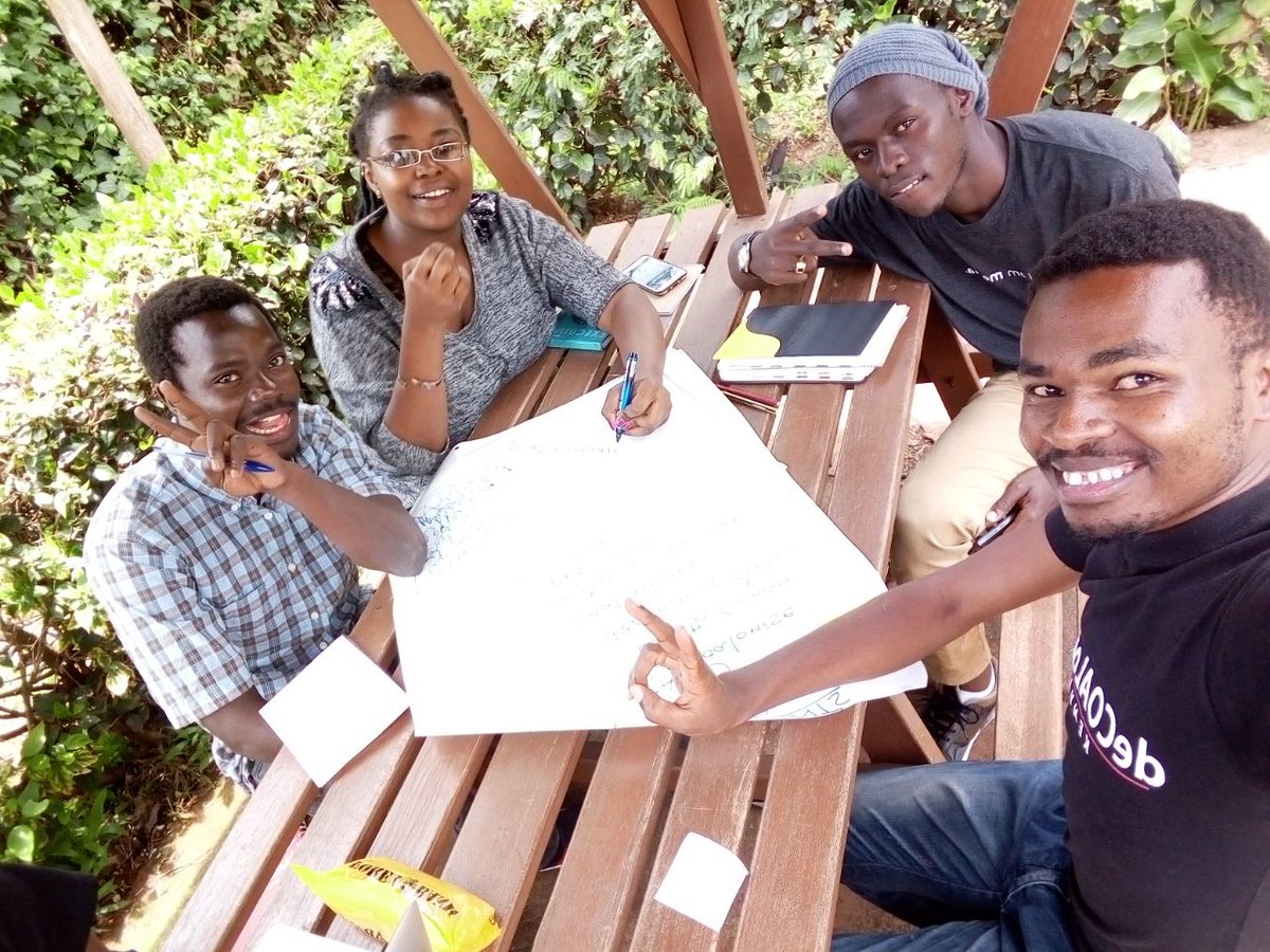 Mbekimwalimu's tweet photo. Had the pleasure of facilitating the @350-kenya @350africa Artivism workshop with the youth from East Africa ahead of the big climate mobilization in May and September
#deCOALonize
#art4activism
#Nishatisafi
#CoalsiCool
#CoalisCold https://t.co/72NxZV2Wh6