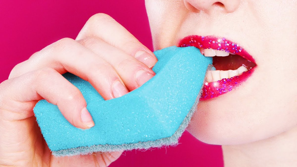 cintalogi's tweet photo. 17 SURPRISING USES FOR EVERYDAY ITEMS https://t.co/y1aHCdlPZH https://t.co/ZWyAOtl5Vu