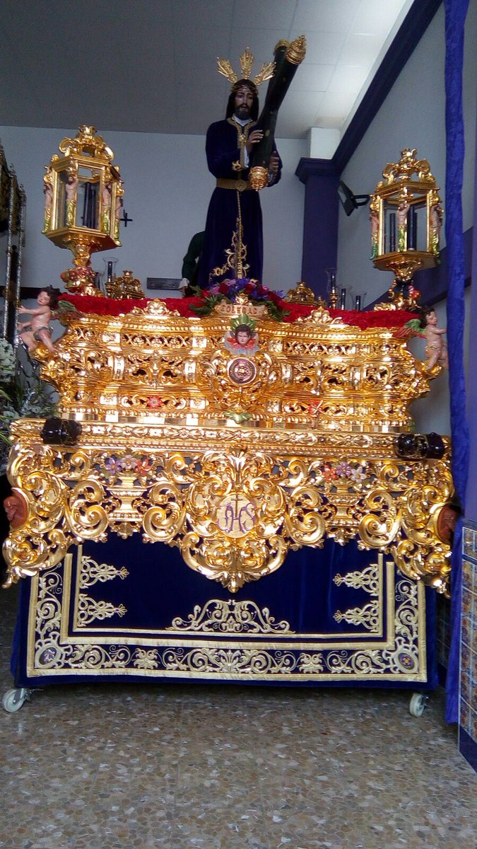 Nos desplazamos para Alcalá del Valle para acompañar a la Muy Antigua, Humilde y Venerable Hermandad de Nuestro Padre Jesús de Nazareno y María Santísima de  la  Soledad, de Alcalá del Valle. Un placer acompañar a un paso tan bonito y de tan buena planta.