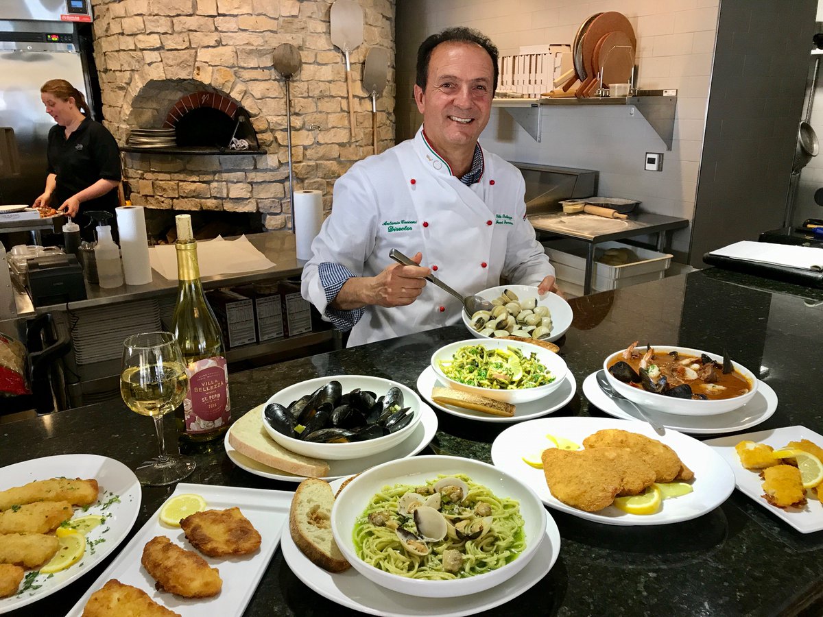 Have you met our chef, Antonio Cecconi? A familiar face within the Minneapolis food scene, he's earned the nickname “The Italian Gourmet”, and for good reason -- His food is delizioso! villabellezza.com/News/Blog/Marc…