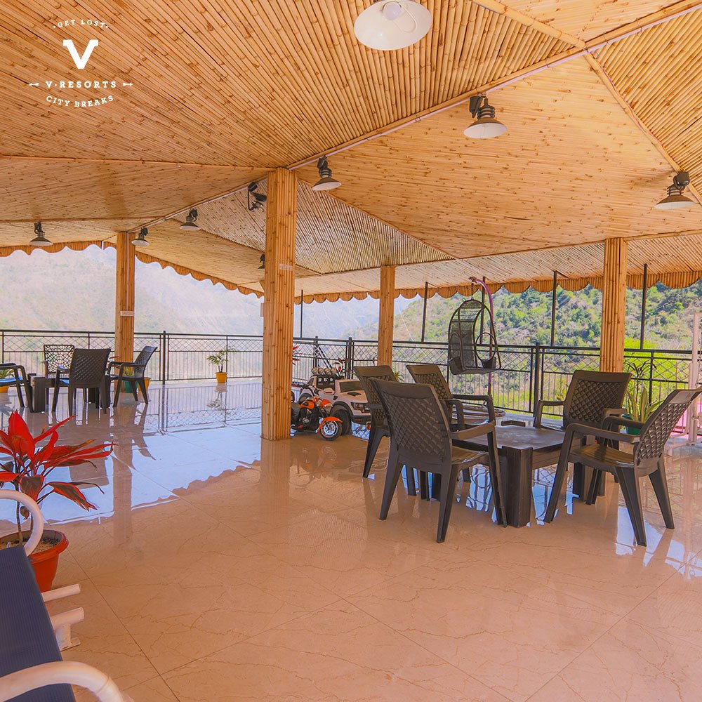 VResortsChain's tweet image. If you could wake up to the view of a river flowing through hills! If you could bathe under waterfalls! You know what? Mussoorie is only 7 hours away from Delhi. Head to V Resorts BRV Mussoorie. goo.gl/KD9Kj9
#LongWeekendAlert #GetLost #TravelWithV