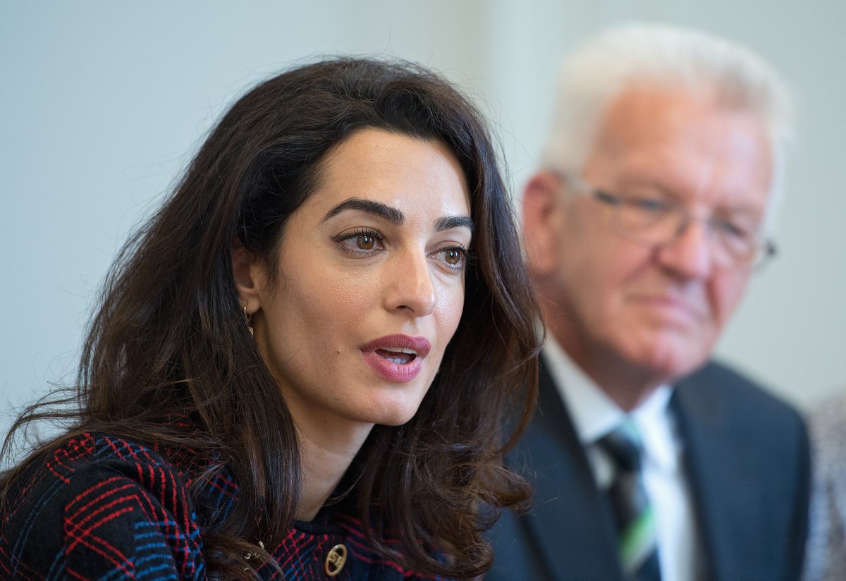 Amal Clooney will represent two imprisoned Reuters reporters in Myanmar(02)
