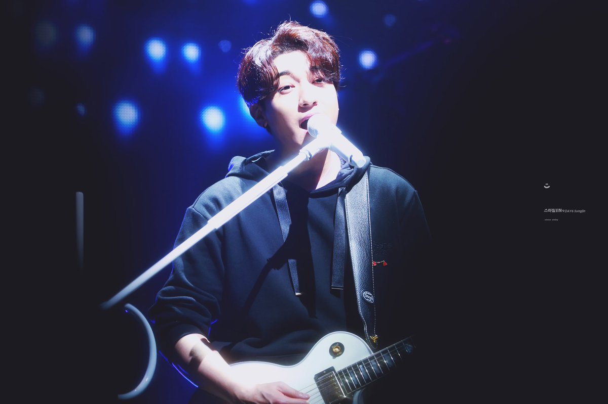 180304 EVERY DAY6 FINALE CONCERT

No better time for your shine,
you’re a star,
My Star🌌

#데이식스 #DAY6 #성진 #Sungjin